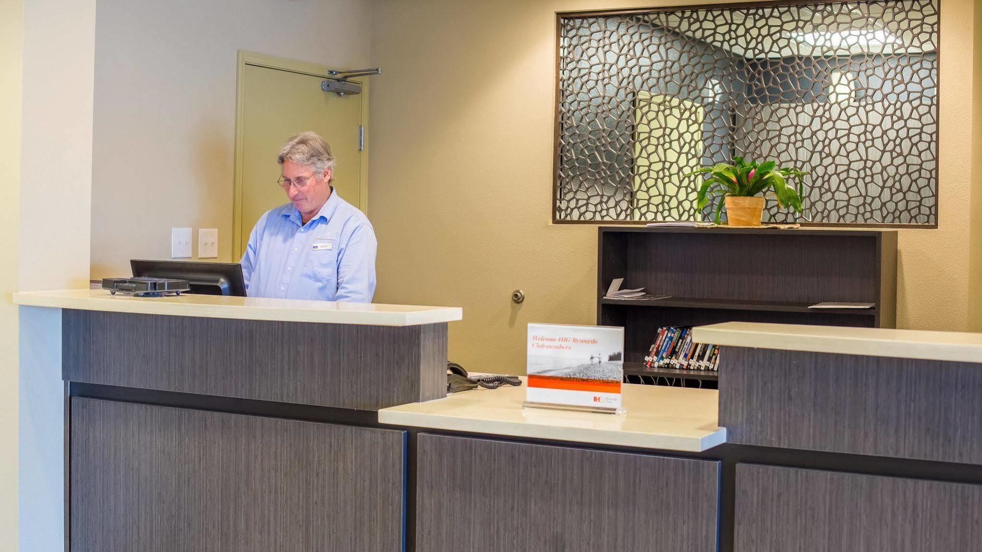 Candlewood Suites Overland Park W 135Th St By Ihg Exteriör bild